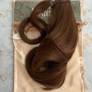 Liane V ponytail in Mixed Brown